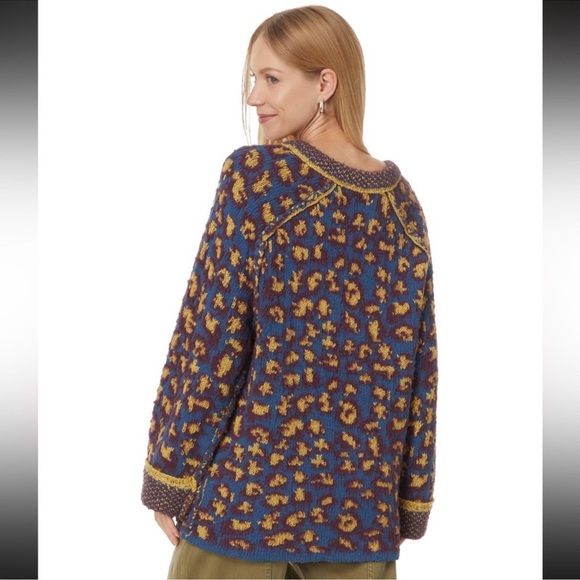 NWT Free People Little Animal Sweater Size: Medium Color: Blue Fig - Picture 2 of 8